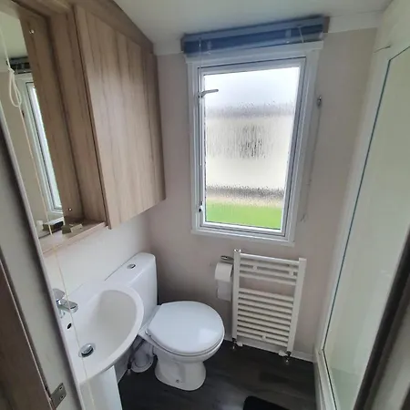 Holiday home Sleeps 6 With Hot Tub