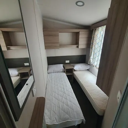 Holiday home Sleeps 6 With Hot Tub Malton