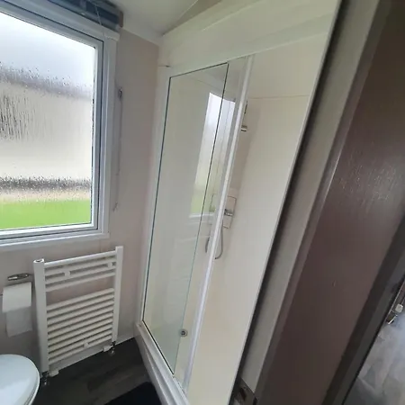 Sleeps 6 With Hot Tub * Malton