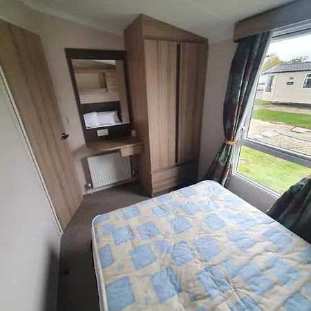 Sleeps 6 With Hot Tub * Malton