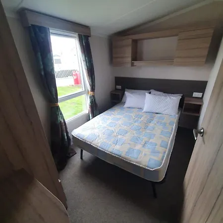 Holiday home Sleeps 6 With Hot Tub