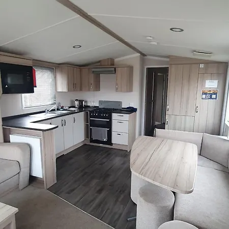 Holiday home Sleeps 6 With Hot Tub